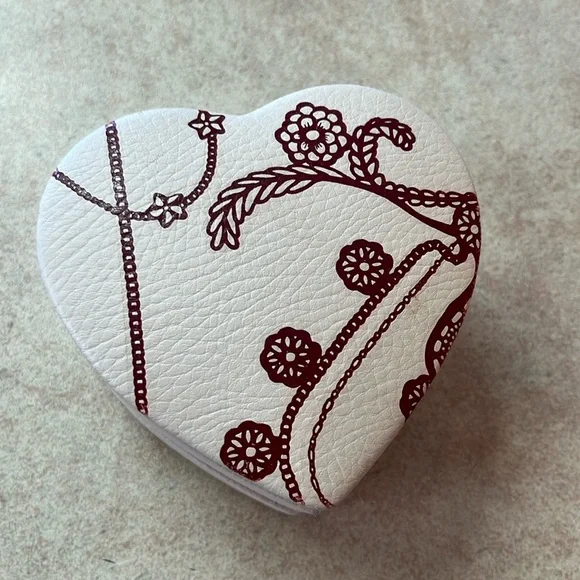 Pandora Jewelry Pandora Jewelry Heart Shaped Leather Box